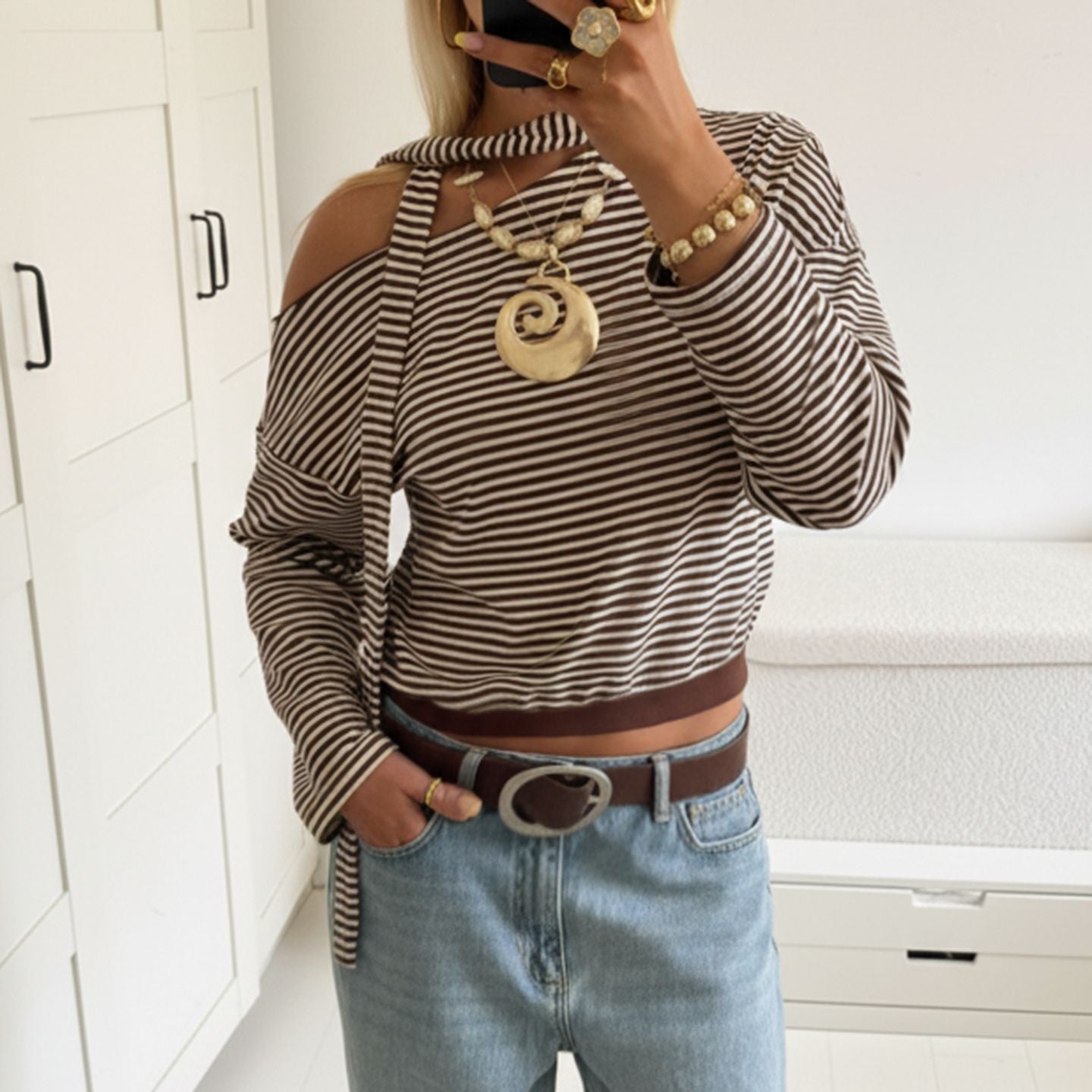 Polera de Manga Larga con Estampado de Rayas Diagonales y Estilo Elegante