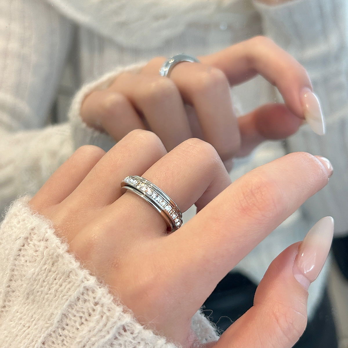 Titanium Steel Rotatable Ring Female Starry Sky Does Not Fade