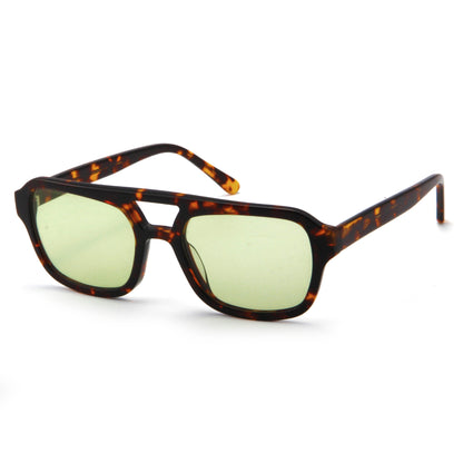 Moda Street Shooting. Moda de pasarela, generosos lentes de sol de doble haz femenino