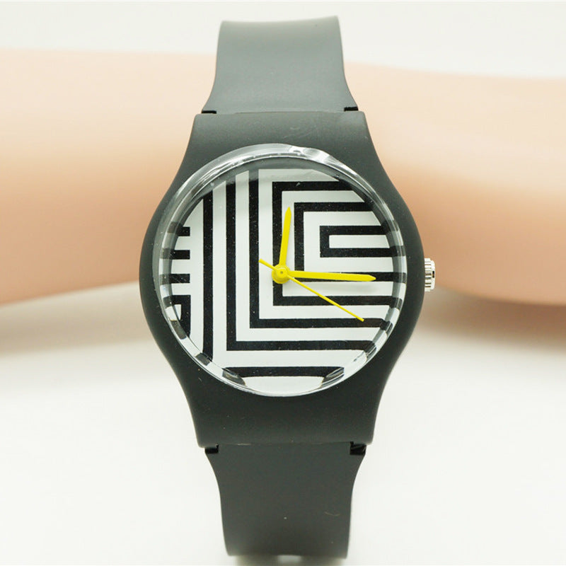 Labyrinth simple watch