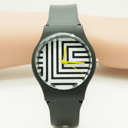Labyrinth simple watch