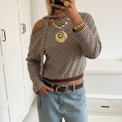 Polera de Manga Larga con Estampado de Rayas Diagonales y Estilo Elegante