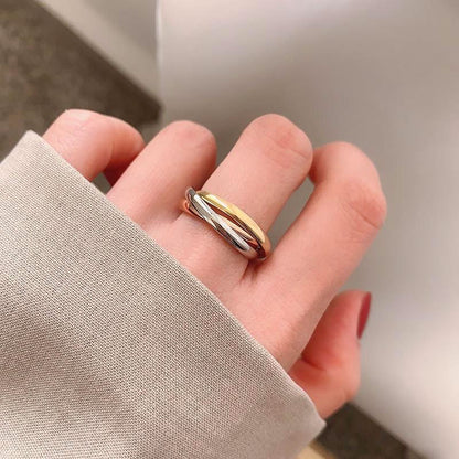 Anillo Tricolor de Tres Aros en Acero Inoxidable – Minimalista y Elegante