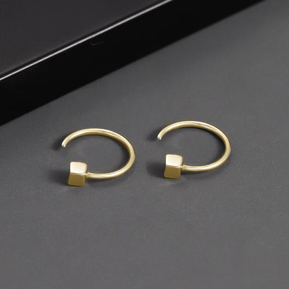 Pendientes minimalistas de alta gama