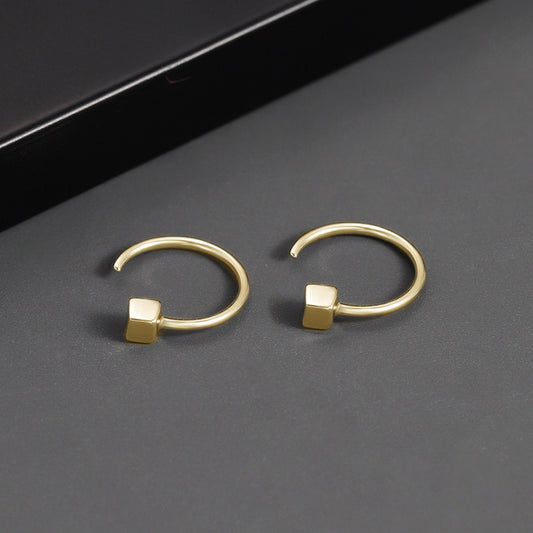 Pendientes minimalistas de alta gama