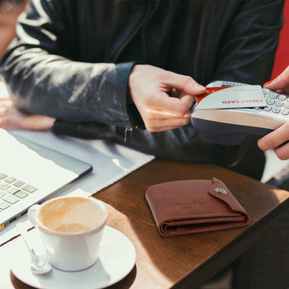 Billetera Delgada de Hombre en Cuero PU con 2 Ventanas para Identificación y Monedero