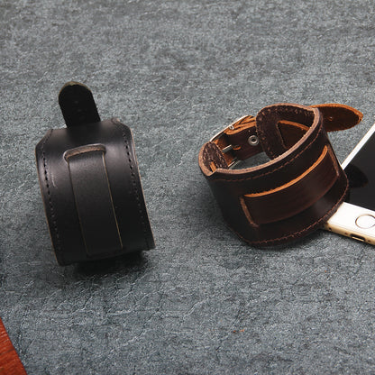 Pulsera Ancha de Cuero Genuino – Estilo Minimalista
