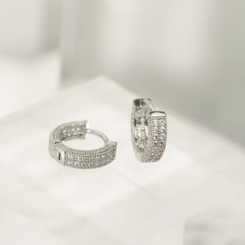 Par de Aros de Aro Hip Hop para Hombre con Circonia – Brillantes, Elegantes y Versátiles