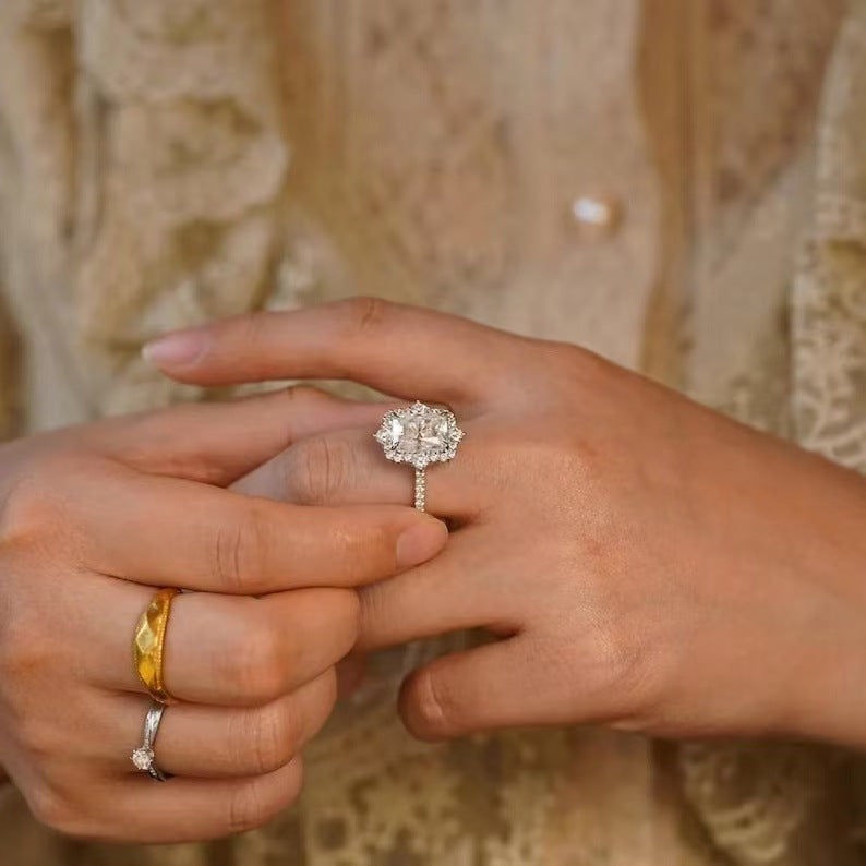 Anillo Elegante y a la Moda con Piedra Rectangular Tipo Diamante